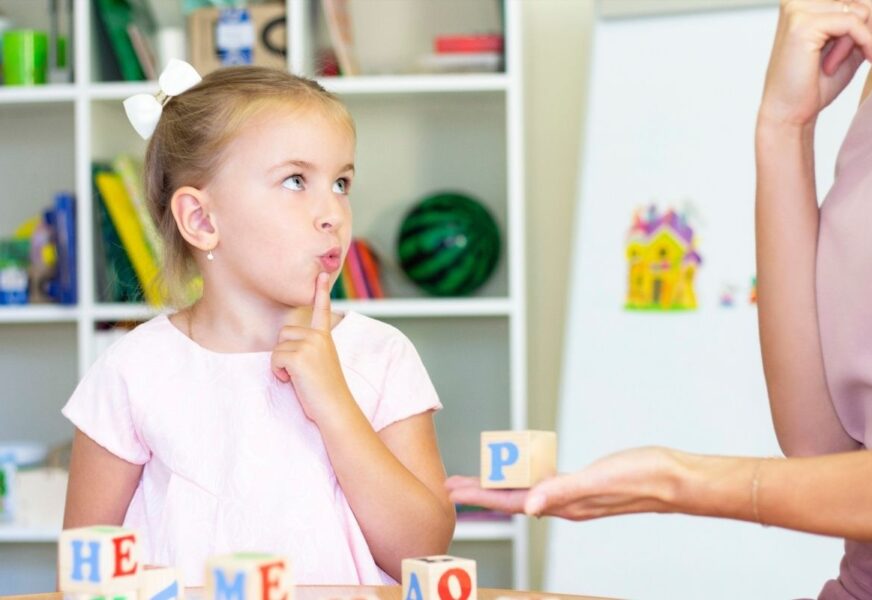 Dil ve Konuşma Terapisi